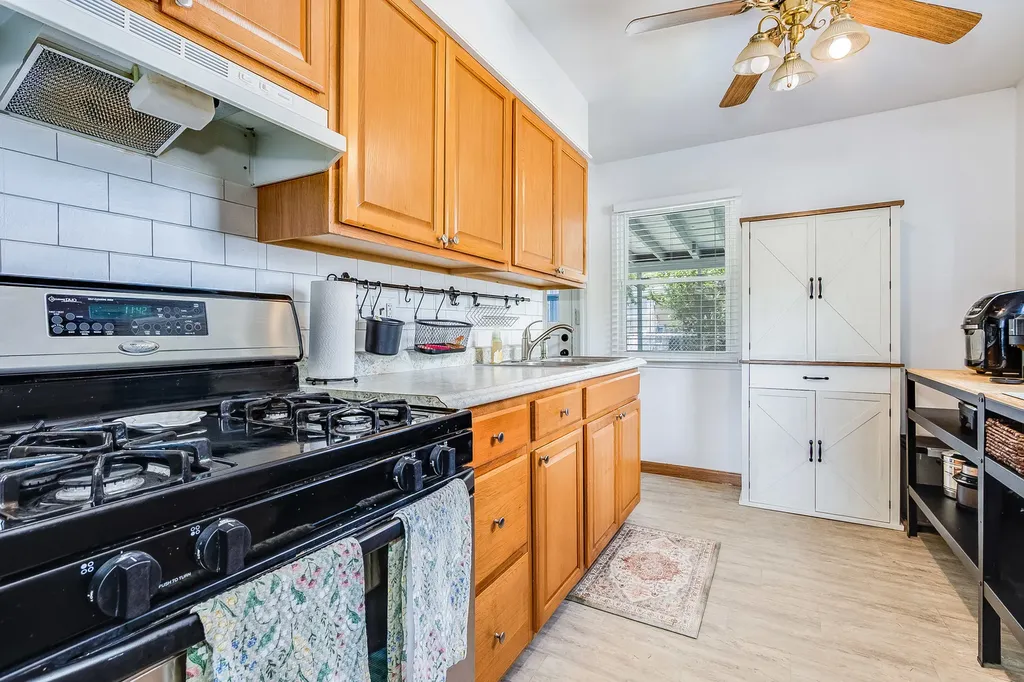 232 Westgate Drive Aurora IL 60506