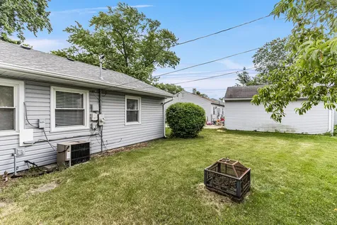 232 Westgate Drive Aurora IL 60506