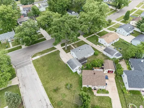 232 Westgate Drive Aurora IL 60506