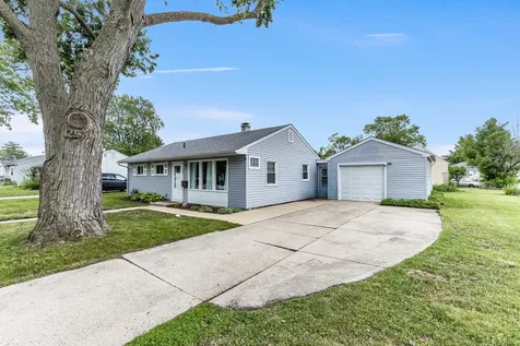 232 Westgate Drive Aurora IL 60506