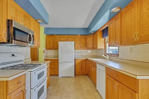904 Obrien Street Harvard IL 60033