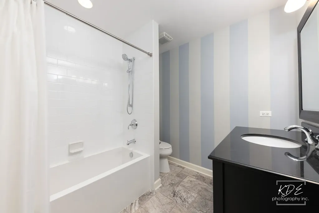 1126 Kings Point Court Naperville IL 60563