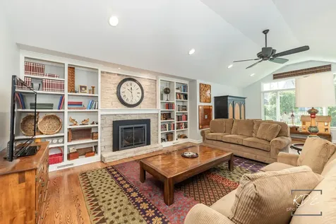 1126 Kings Point Court Naperville IL 60563