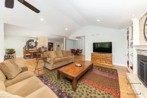 1126 Kings Point Court Naperville IL 60563