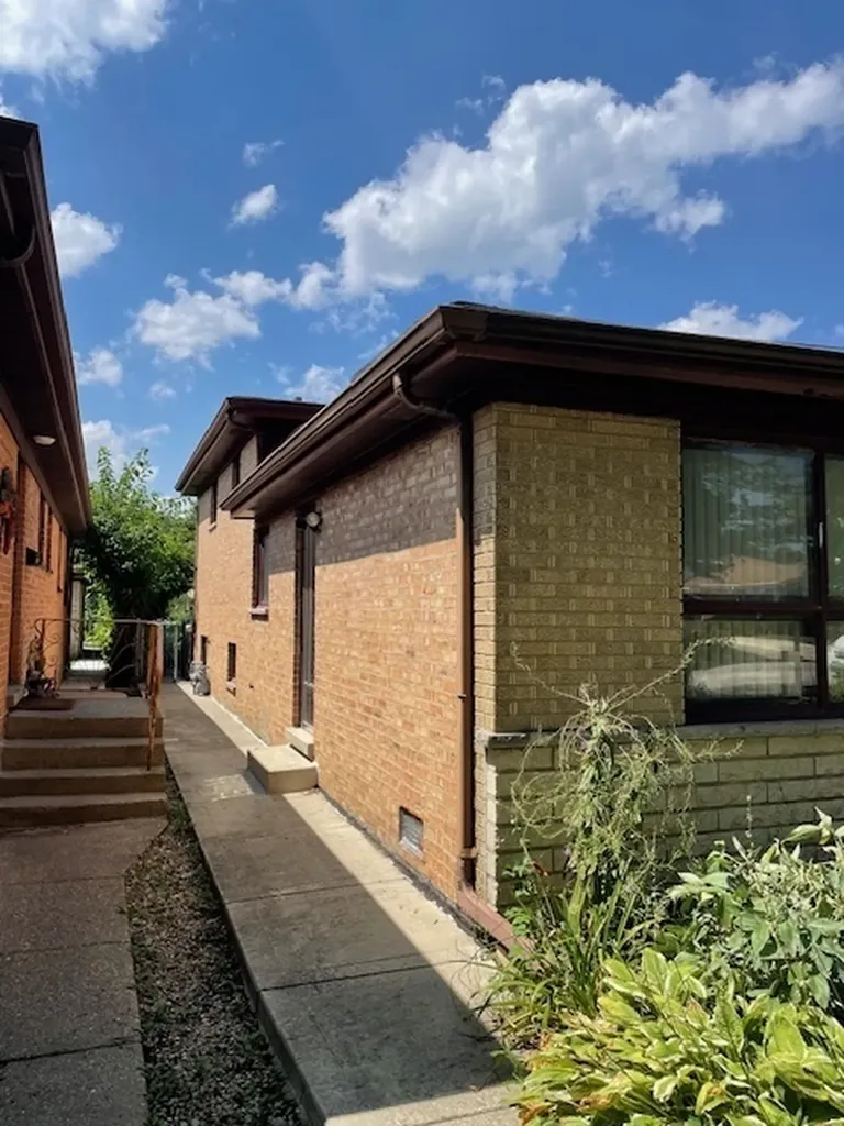 9218 Lavergne Avenue Skokie IL 60077