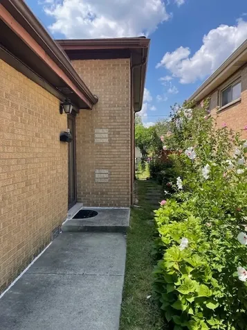 9218 Lavergne Avenue Skokie IL 60077