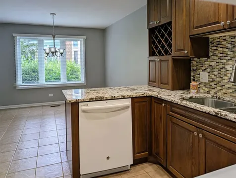1541 North Kendal Court Arlington Heights IL 60004