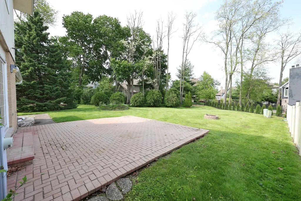8315 Helen Court Downers Grove IL 60516