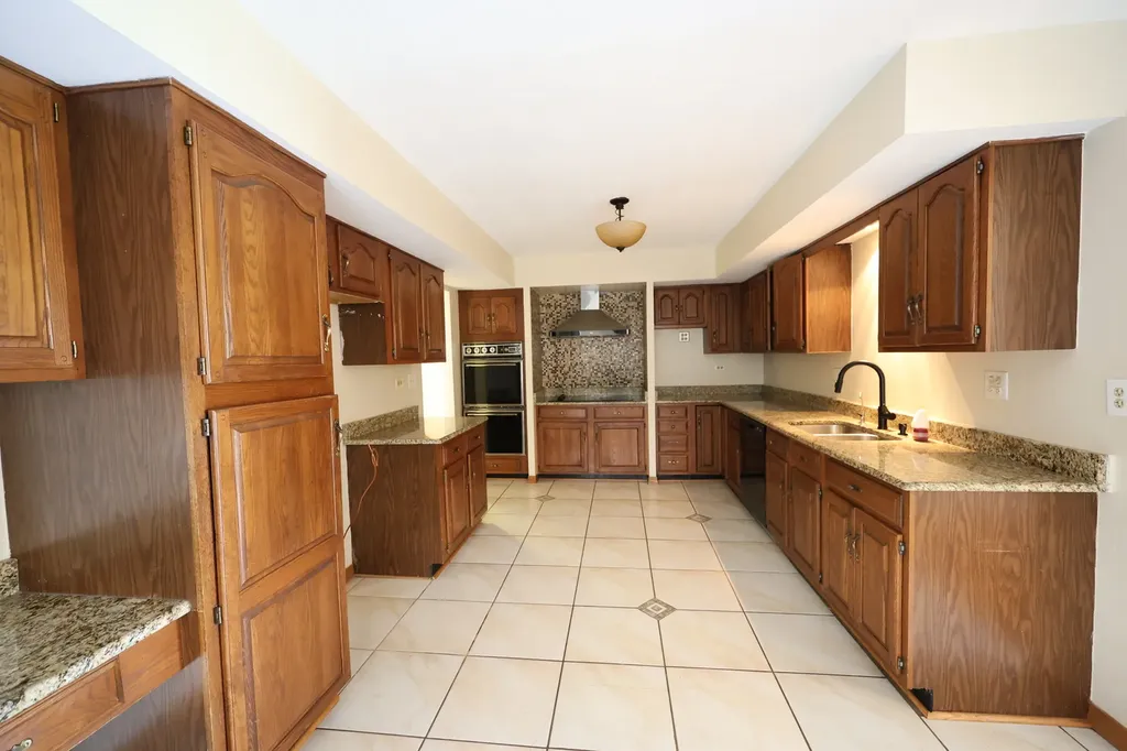 8315 Helen Court Downers Grove IL 60516