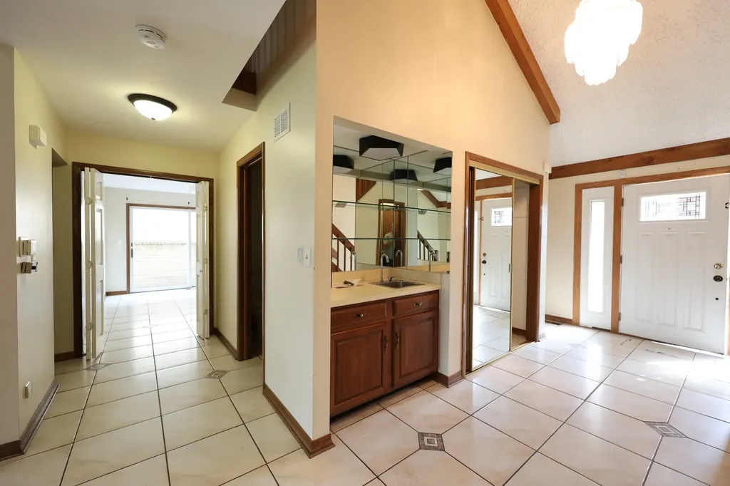 8315 Helen Court Downers Grove IL 60516