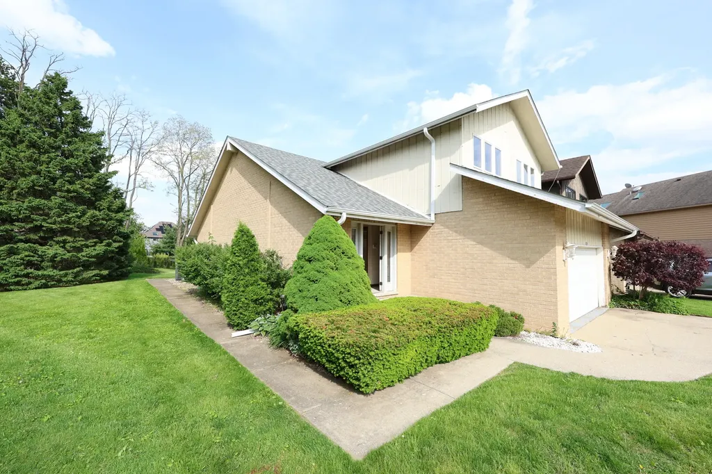 8315 Helen Court Downers Grove IL 60516