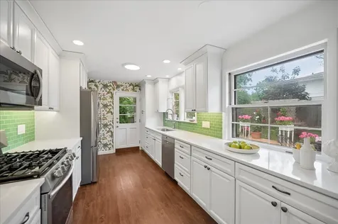 541 Dundee Road Glencoe IL 60022
