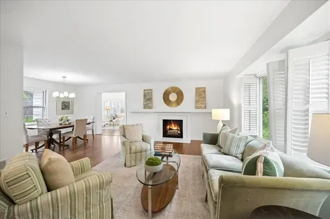 541 Dundee Road Glencoe IL 60022