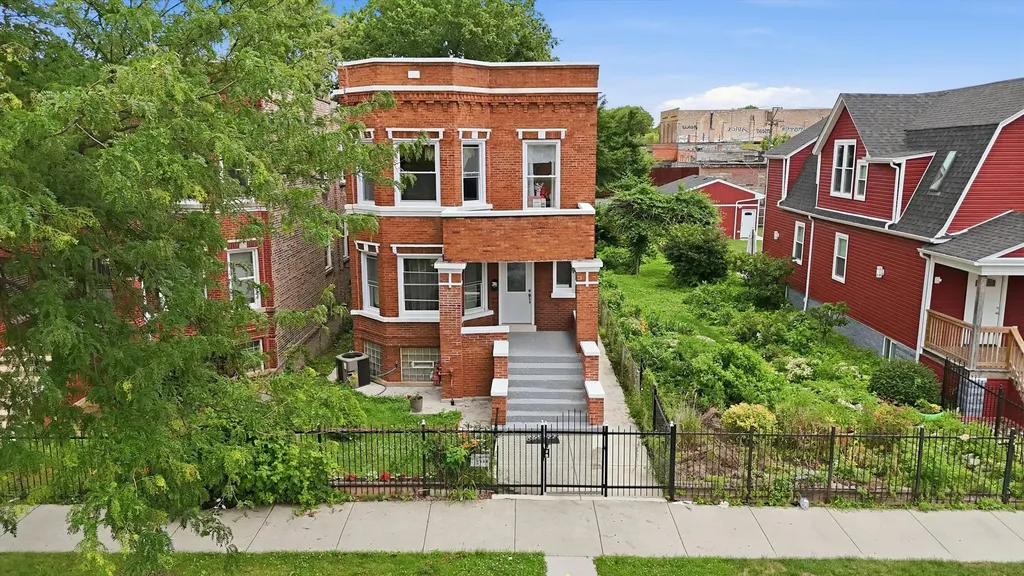 5106 West Fulton Street Chicago IL 60644