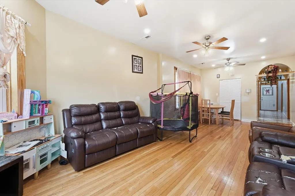 5106 West Fulton Street Chicago IL 60644