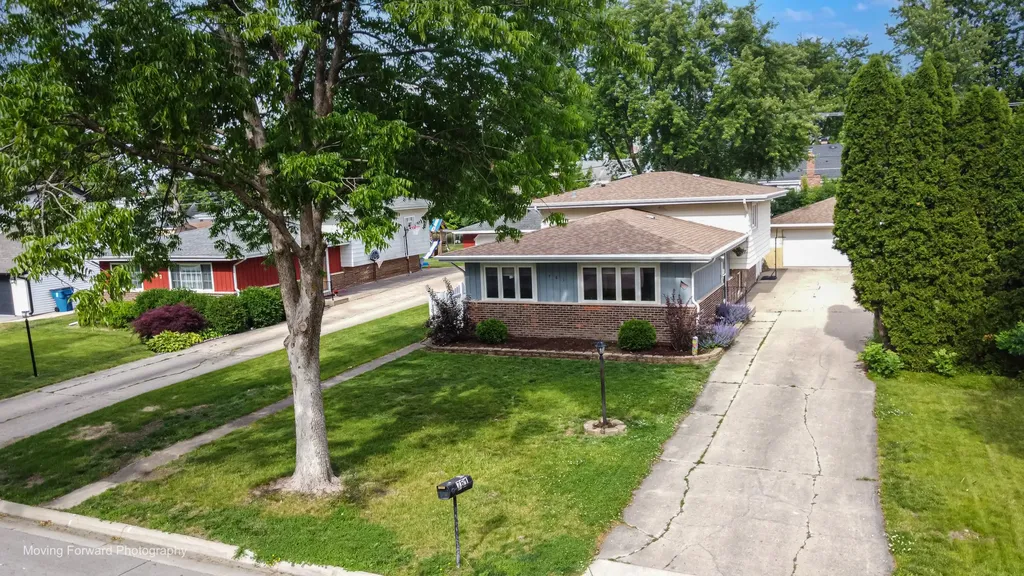 761 North Willow Road Elmhurst IL 60126