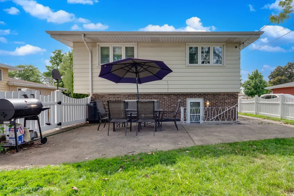 761 North Willow Road Elmhurst IL 60126