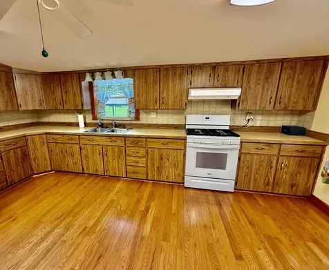 302 South Street Bradford IL 61421