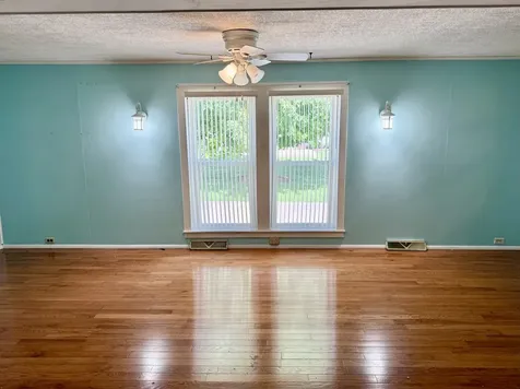 302 South Street Bradford IL 61421