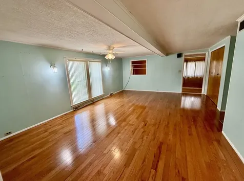 302 South Street Bradford IL 61421