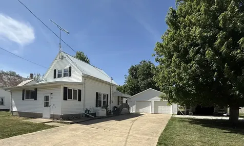 302 South Street Bradford IL 61421