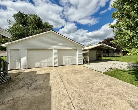 302 South Street Bradford IL 61421