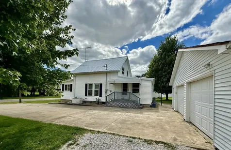 302 South Street Bradford IL 61421