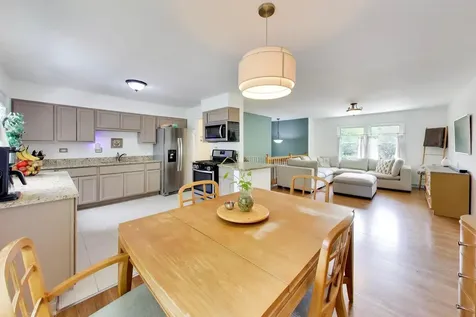 460 North Ridgemoor Avenue Mundelein IL 60060