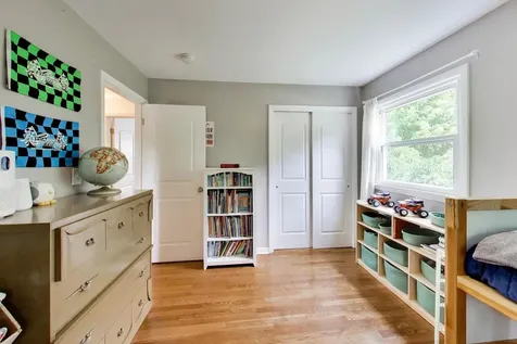 460 North Ridgemoor Avenue Mundelein IL 60060