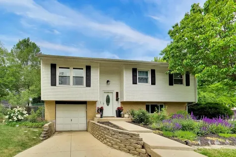 460 North Ridgemoor Avenue Mundelein IL 60060