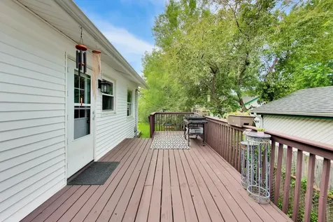 460 North Ridgemoor Avenue Mundelein IL 60060