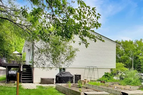 460 North Ridgemoor Avenue Mundelein IL 60060