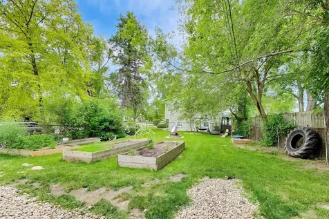 460 North Ridgemoor Avenue Mundelein IL 60060