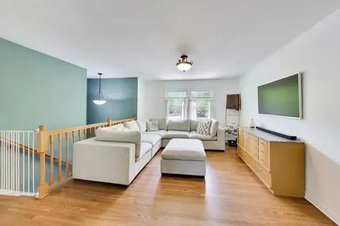 460 North Ridgemoor Avenue Mundelein IL 60060