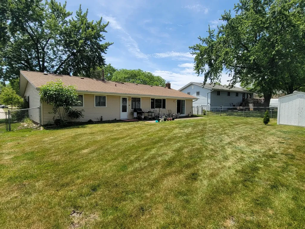 132 West Hartford Drive Schaumburg IL 60193