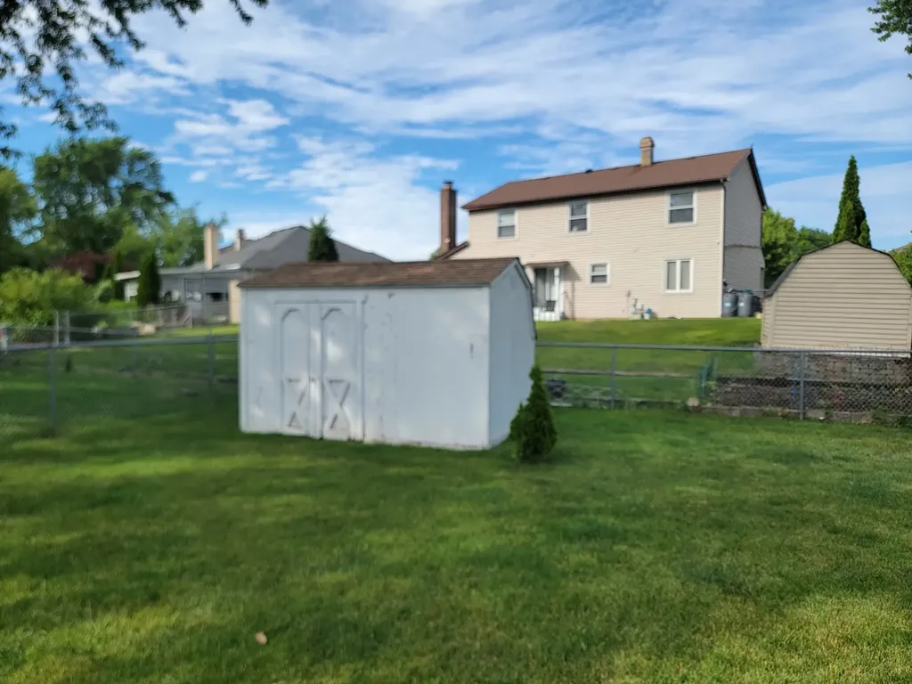 132 West Hartford Drive Schaumburg IL 60193