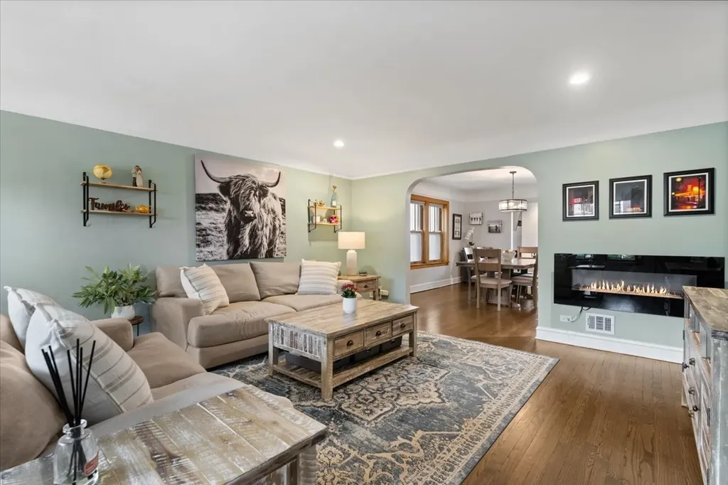 6455 North Talman Avenue Chicago IL 60645