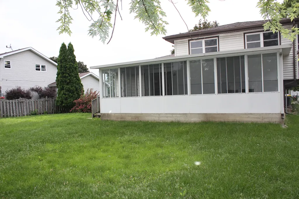 826 River Drive Carol Stream IL 60188