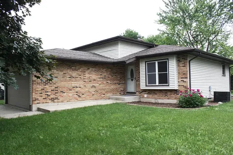 826 River Drive Carol Stream IL 60188
