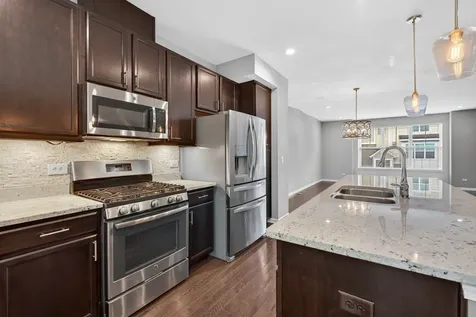 862 West Chase Lane Palatine IL 60067