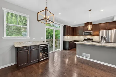862 West Chase Lane Palatine IL 60067