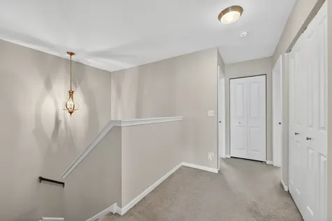 862 West Chase Lane Palatine IL 60067