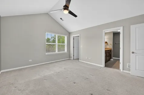 862 West Chase Lane Palatine IL 60067