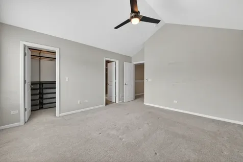 862 West Chase Lane Palatine IL 60067