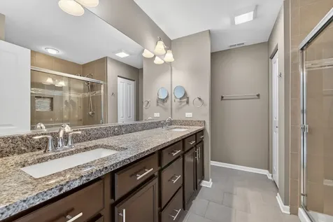 862 West Chase Lane Palatine IL 60067