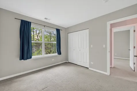 862 West Chase Lane Palatine IL 60067