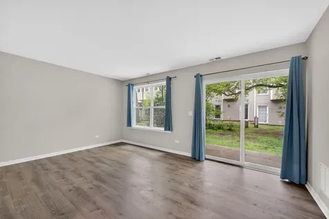 862 West Chase Lane Palatine IL 60067