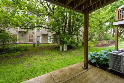 862 West Chase Lane Palatine IL 60067