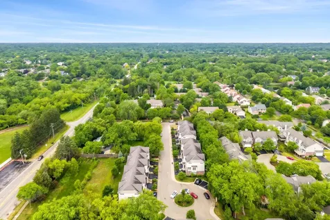 862 West Chase Lane Palatine IL 60067