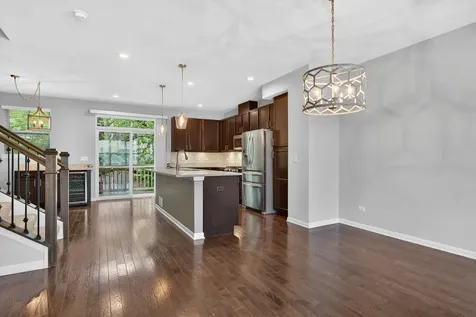 862 West Chase Lane Palatine IL 60067